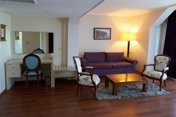 Phellos Suites Boutique Hotel image 8